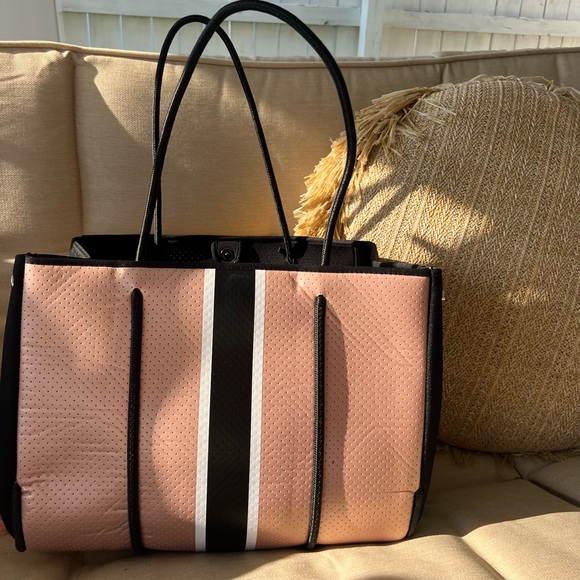 Haute Shore Greyson neoprene tote bag - Picture 3 of 14